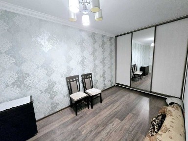 Продається квартира в районі супермаркету Класс по Валентинівській