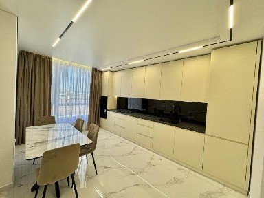 Продаж 2-кім. квартири в центрі Івано-Франківська, вул. Коновальця