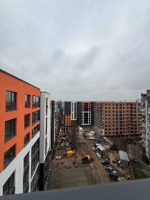 Продаж однокімнатної біля міського парку.