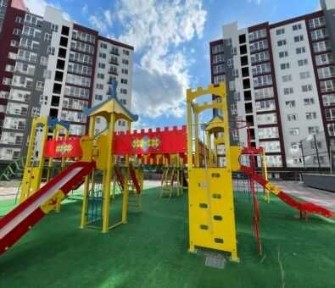 Продам 2 кім. квартиру в центрі.