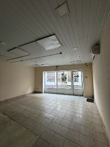 Продаж комерційного приміщення на якраківському базарі