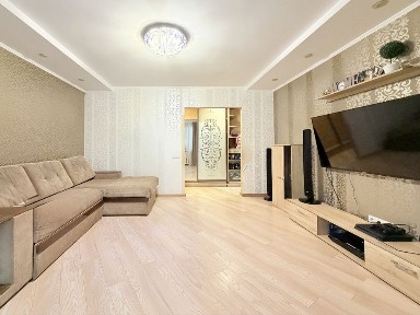 Продаж 3-к квартири - район Відродження