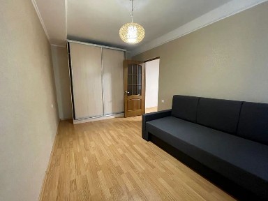 Київ, Солом'янський, вулиця Ушинського 19