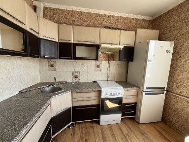 Продаж 1 кімнатноі Дружба