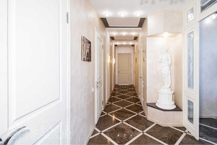 Здам в оренду простору 3-кімнатну панорамну квартиру в центрі