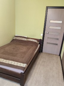 Продам трёх комнатную квартиру на Пл. Победы-Космонавтов.