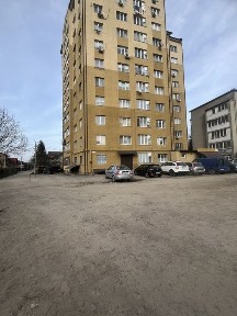 Комерційне приміщення по в. Трачів