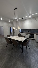 Будинок з ремонтом, меблями та технікою