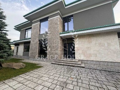 Продажа дома с выходом на воду Козин Конча-Заспа закрытый городок