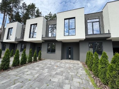 Таунхаус Гостомель на межі Бучі парк Щасливий