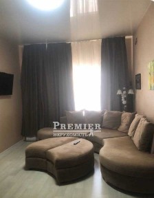 Продам квартиру на Бочарова з ремонтом.