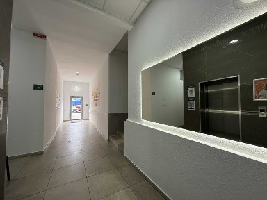 1 кім. квар. ЖК Акварель. S загальна - 30м2.Стан після будівельників.