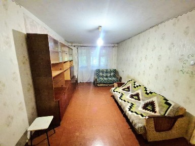 Здається 1-но кім кв Польова БЕЗ холодильника та пралки !