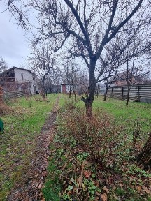 Продається дача на острові біля води