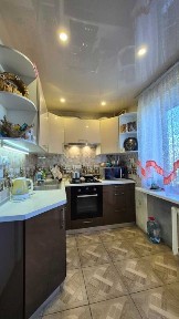 *ПРОДАЖ 3х кімн. кв-ри в Дніпровському р-ні, по вул. Днепровське шоссе