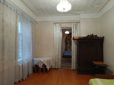 Продається частина будинку на вул. Успенській зі зручностями та гаражем