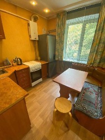 В оренду 2 кімнатна квартира по вул. Горького