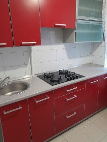 Затишна малосімейна квартира на ж/м Червоний Камінь