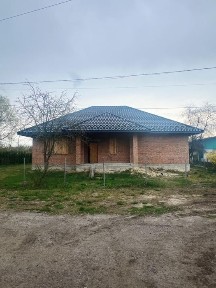 Продаж недобудованого житлового будинку