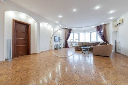 Здається в оренду 4-кімнатна квартира 165 м² за адресою вул. Лескова 1