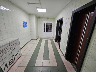 Простора квартира. Вірменська 9, м. Вирлиця 5 хв, поруч парк.