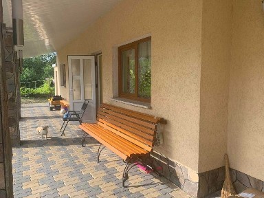 Частина приватного будинку неподалік ТЦ 