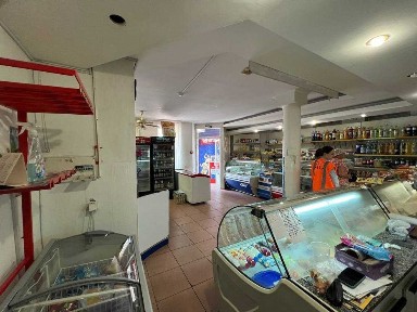 Оренда фасадного приміщення 78м2. Постійний пішохідний трафік.