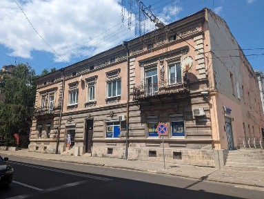 Оренда фасадного приміщення в центрі