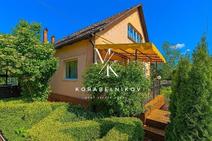 Садовий центр з рослинами 70 сотих, будинок 210м2, теплиця 600м2, газ