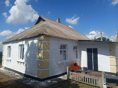 Будинок Шкарівка Ціну знижено. Центр села