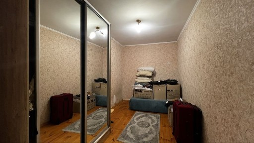 Продаж частини будинку з окремим двором