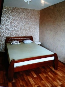 1-кв. біля Соборної, військовим