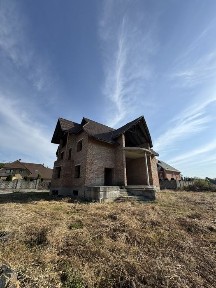 Продаж просторого будинку с. Дачне