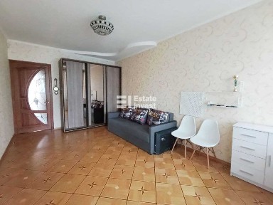 Продам 2 кім. квартиру на ул. Свободы, 12/16