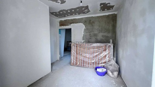 Продам 1к квартиру з частковим ремонтом в центрі вул. Гарбарська 53 м2