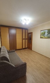 Оренда гднокімнатноі квартири на Водопойній ( Центр)