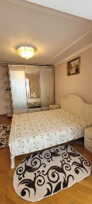 Здається в оренду 3к квартира в центрі (Мазепи 91)