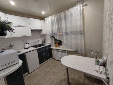 Посуточно, почасово 1-но к. квартира на малом рынке. Сити молл.