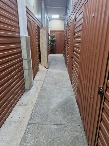 Склад теплий 25м2 1 поверх Берестейська