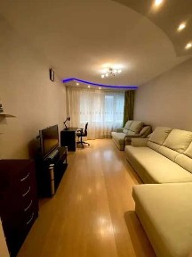 Однокімнатна біля метро Житомирська з ремонтом