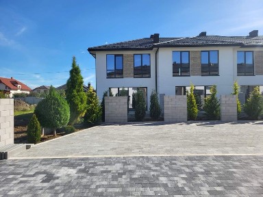 Продаж Таунхаусу в ближньому Минаі, з центр. комунікаціями