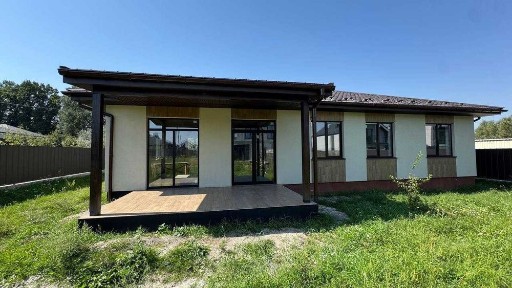 Будинок у Бучі з ділянкою 6 соток і продуманим плануванням