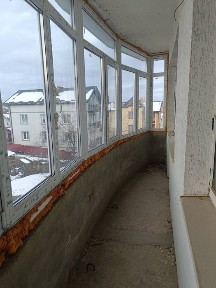 3х кімнатна по Івасюка 10. 1150$ кв м