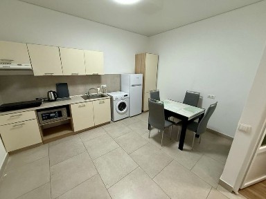 Двоповерхова простора квартира - Вільна (кв 2)