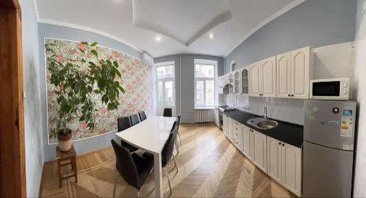 Здам квартиру під офіс на подолі біля метро