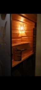 Будинок в лісі з сауною