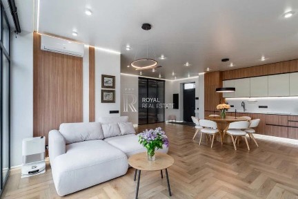 Продаж будинку Підгірці 4к150м2 КМ Озерний Камін Генератор Озеро