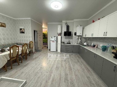 Продам сучасну 2-кімнатну квартиру в 15хв. від моря