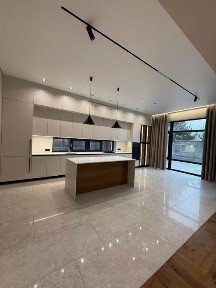 Новый дом с ремонтом в Совиньоне. Начало « Люстдорфа»