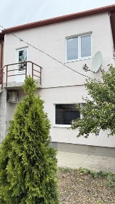 Продам будинок з ремонтом у КМ Сосновий берег біля моря